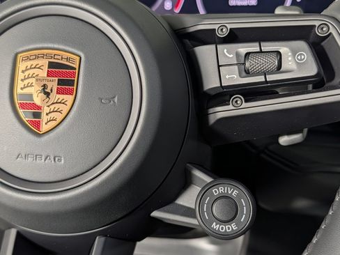 Certified 2025 Porsche Cayenne GTS AWD/4WD image 40