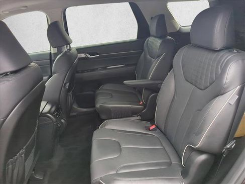 Used 2024 Hyundai Palisade Limited image 17
