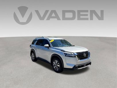 Used 2023 Nissan Pathfinder SL
