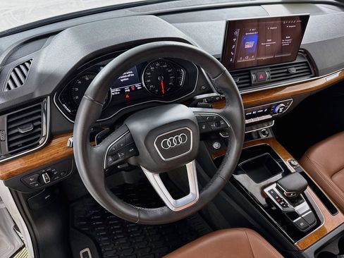 Used 2023 Audi Q5 2.0T Premium w/ Convenience Package AWD/4WD image 23