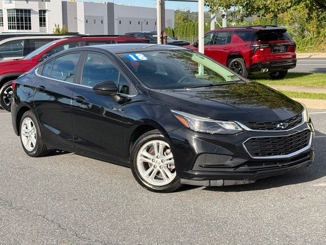 Used 2018 Chevrolet Cruze LT w/ Convenience Package FWD image 1