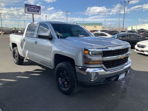 Used 2018 Chevrolet Silverado 1500 LT w/ All Star Edition AWD/4WD image 4