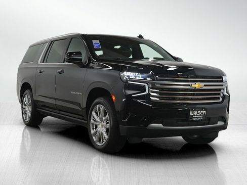 Used 2024 Chevrolet Suburban High Country w/ Premium Package image 7