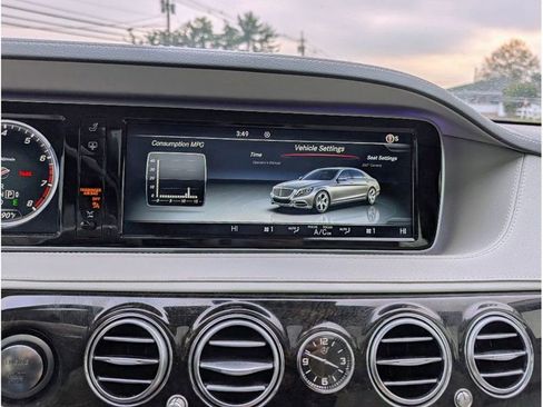 Used 2016 Mercedes-Benz S 550 4MATIC Sedan w/ Premium Package image 21