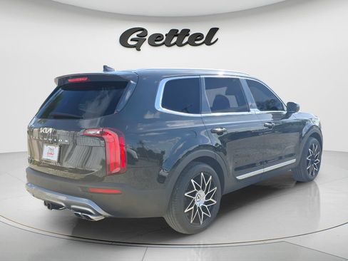 Used 2022 Kia Telluride EX w/ EX Premium Package FWD image 5