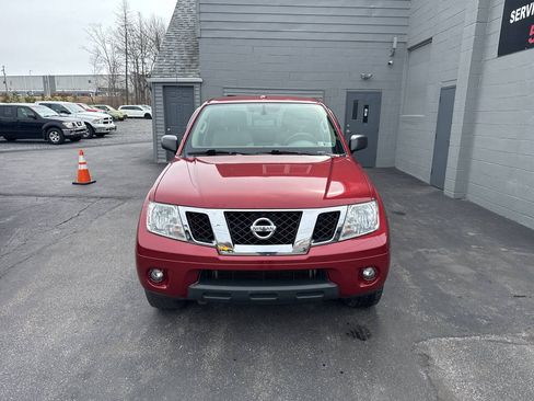 Used 2014 Nissan Frontier SV w/ SV Value Truck Package AWD/4WD image 2