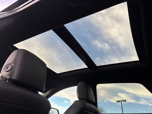 Used 2025 Cadillac XT5 Premium Luxury image 22