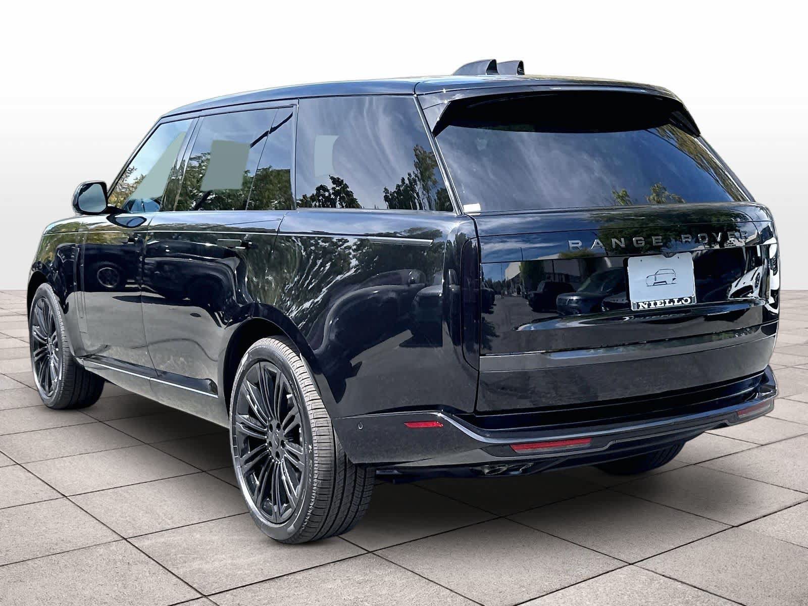 New 2026 Land Rover Range Rover Long Wheelbase SE AWD/4WD image 3