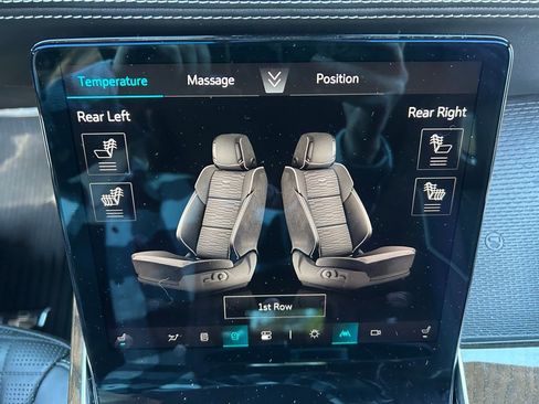 Used 2025 Cadillac Escalade Sport Platinum w/ LPO, Floor Liner Package AWD/4WD image 37