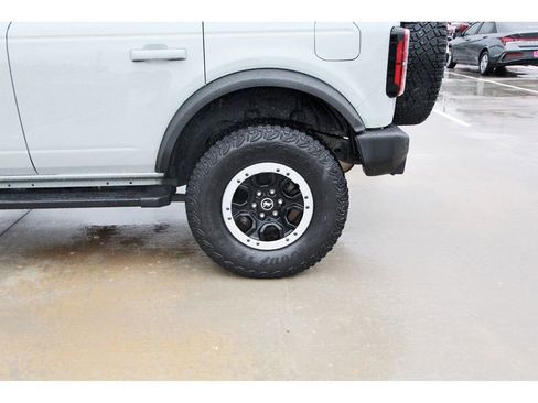 Certified 2022 Ford Bronco Outer Banks w/ Sasquatch Package AWD/4WD image 28