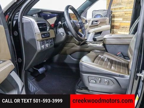 Used 2025 GMC Yukon Denali Ultimate AWD/4WD image 11