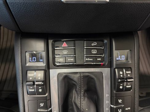 Used 2018 Porsche Macan AWD/4WD image 14