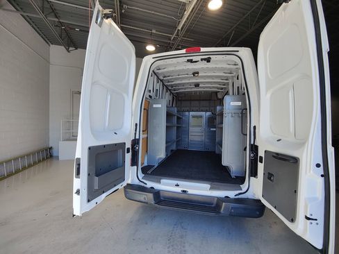 Used 2021 Nissan NV 2500 SV image 8