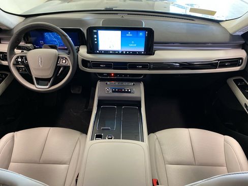 New 2026 Lincoln Aviator AWD image 11