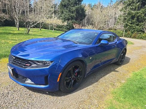 Used 2020 Chevrolet Camaro LT w/ RS Package image 8