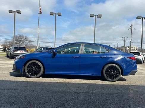 Certified 2025 Toyota Camry SE w/ Convenience Package image 2