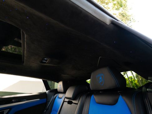 Used 2019 Lamborghini Urus AWD/4WD image 93