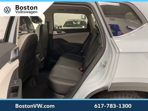 New 2026 Volkswagen Taos SE AWD/4WD image 8