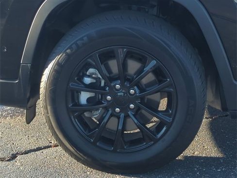 Used 2023 Jeep Cherokee Altitude Lux image 10