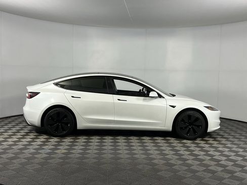 Used 2025 Tesla Model 3 Long Range image 8