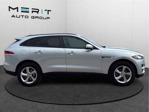Used 2018 Jaguar F-PACE Premium image 10