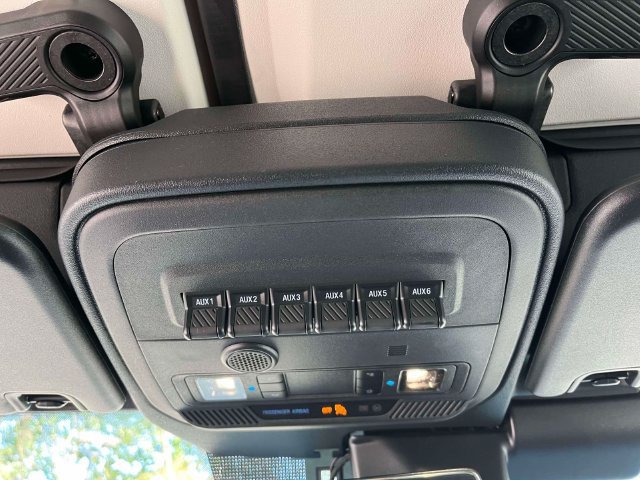 New 2026 Ford Bronco Raptor AWD/4WD image 32