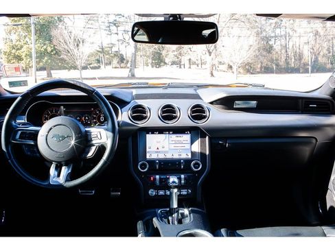 Used 2019 Ford Mustang Coupe image 10