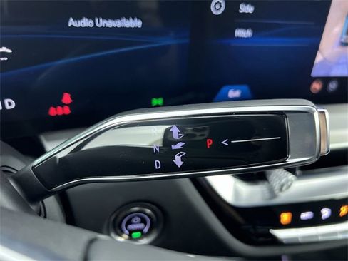 Used 2025 Cadillac Lyriq Luxury image 16