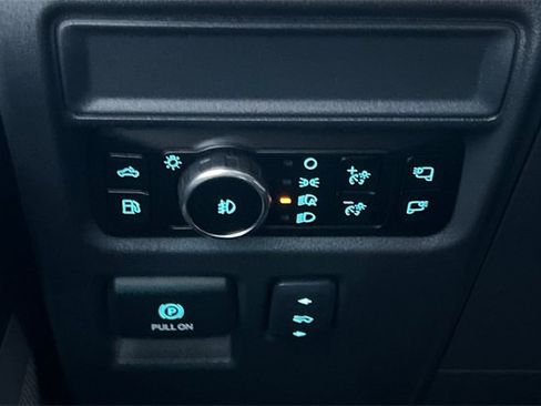 Used 2025 Ford F150 Lariat w/ Equipment Group 502A High image 32