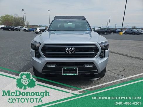 Used 2026 Toyota Tacoma SR5 AWD/4WD image 11