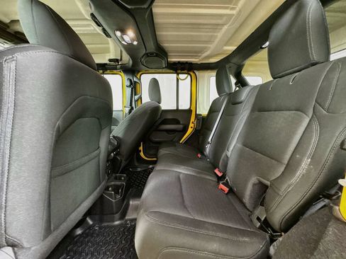 Used 2020 Jeep Wrangler Unlimited Sahara AWD/4WD image 23