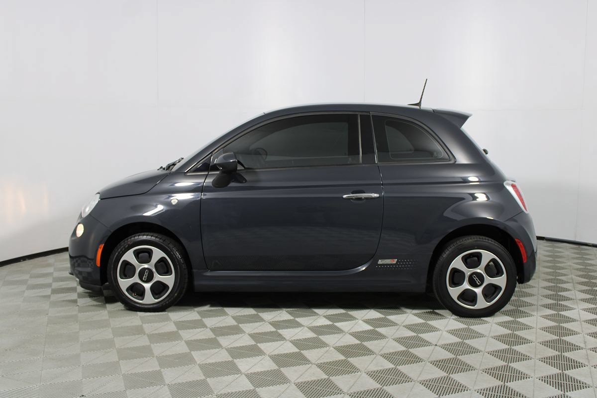 Used 2018 FIAT 500 e FWD image 3