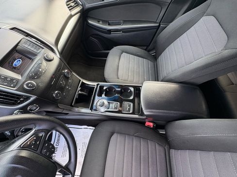 Used 2019 Ford Edge SE image 14