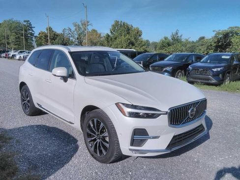 Used 2023 Volvo XC60 B5 Plus AWD/4WD image 2