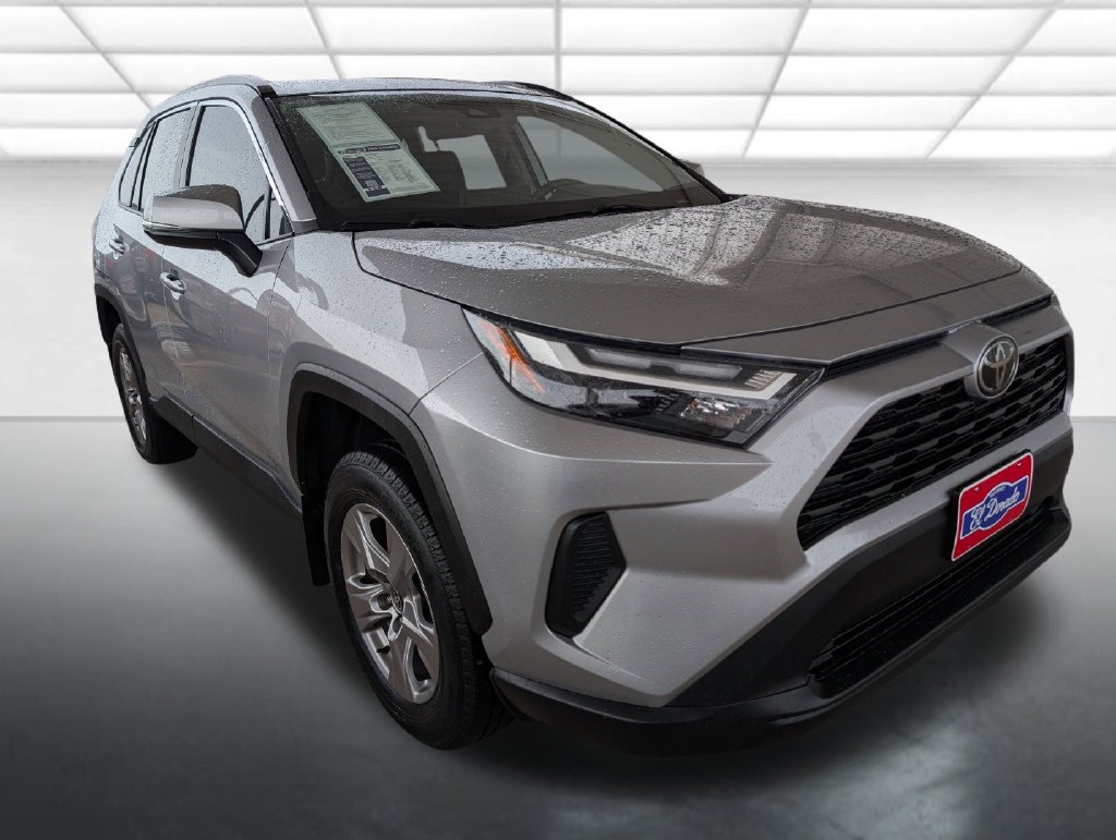 Used 2025 Toyota RAV4 XLE w/ Convenience Package FWD image 1