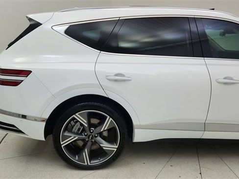 Used 2025 Genesis GV80 3.5T Prestige image 12