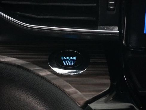 Used 2024 Ford Explorer Limited AWD/4WD image 17