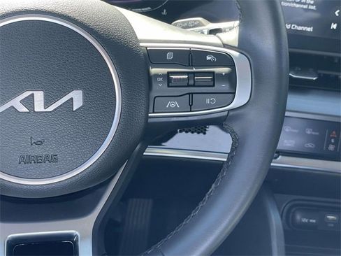 Used 2023 Kia Sportage EX image 16