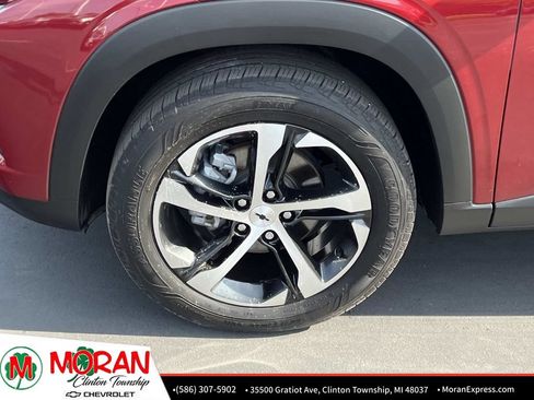 Used 2025 Chevrolet Trax RS FWD image 11