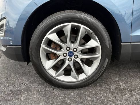Used 2018 Ford Edge Titanium w/ Equipment Group 302A AWD/4WD image 14