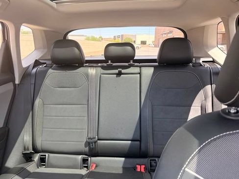Used 2023 Volkswagen Taos SE w/ Panoramic Sunroof Package AWD/4WD image 16
