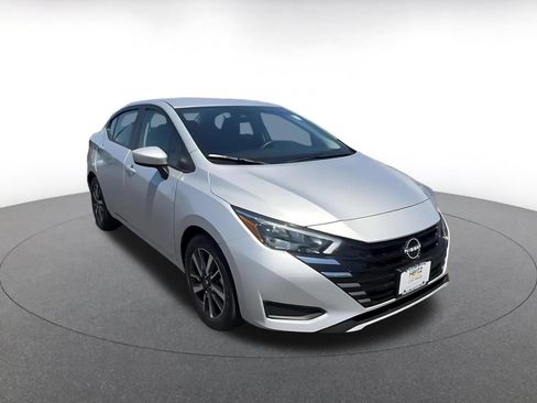 Used 2025 Nissan Versa SV FWD image 3