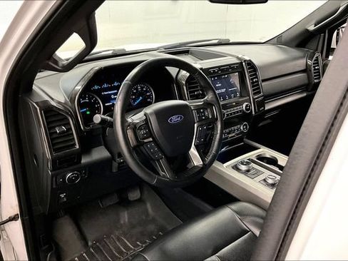 Used 2019 Ford Expedition XLT w/ Equipment Group 201A AWD/4WD image 15