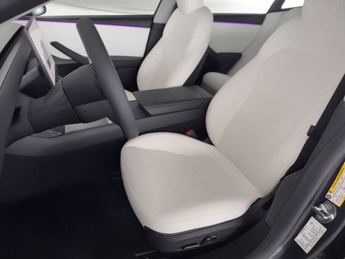 Used 2025 Tesla Model 3 Long Range RWD image 5