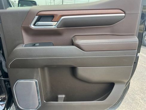 Used 2023 GMC Sierra 1500 Denali w/ Technology Package AWD/4WD image 16