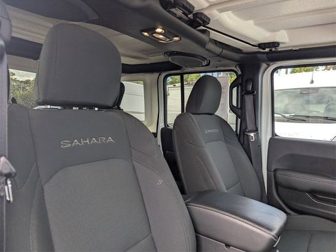 Used 2023 Jeep Wrangler Sahara image 11