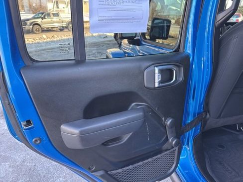 Used 2022 Jeep Gladiator Sport image 40