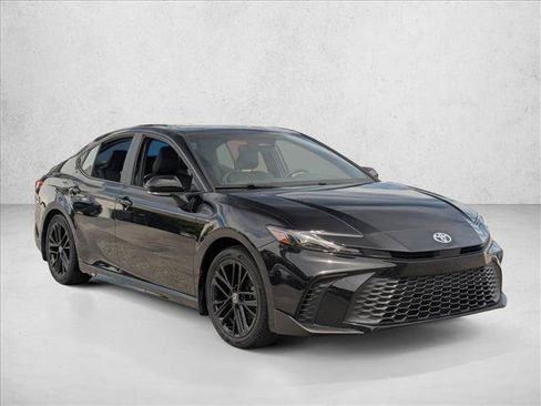 Used 2025 Toyota Camry LE FWD image 3