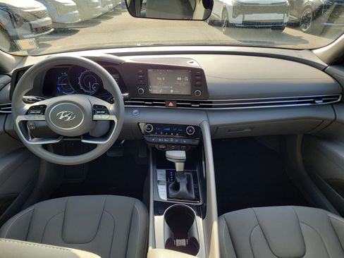 Used 2023 Hyundai Elantra Blue FWD image 16