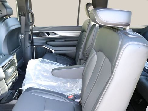 New 2026 Jeep Grand Wagoneer Limited w/ Premium Group II AWD/4WD image 16